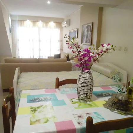 Apartment Maria's Garden House
