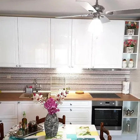 Maria's Garden House * 플로지타